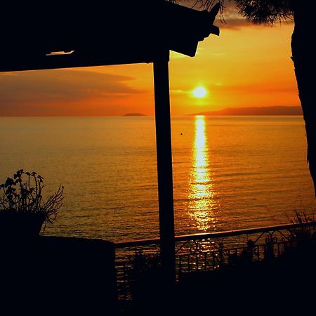 Sea And Sun Apartments 303 Ιδιωτικό Διαμέρισμα Kardamíli Kültér fotó