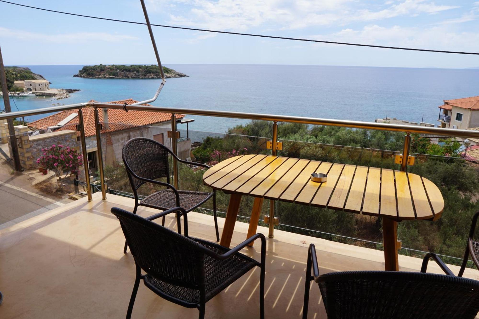 Sea And Sun Apartments 303 Ιδιωτικό Διαμέρισμα Kardamíli Kültér fotó