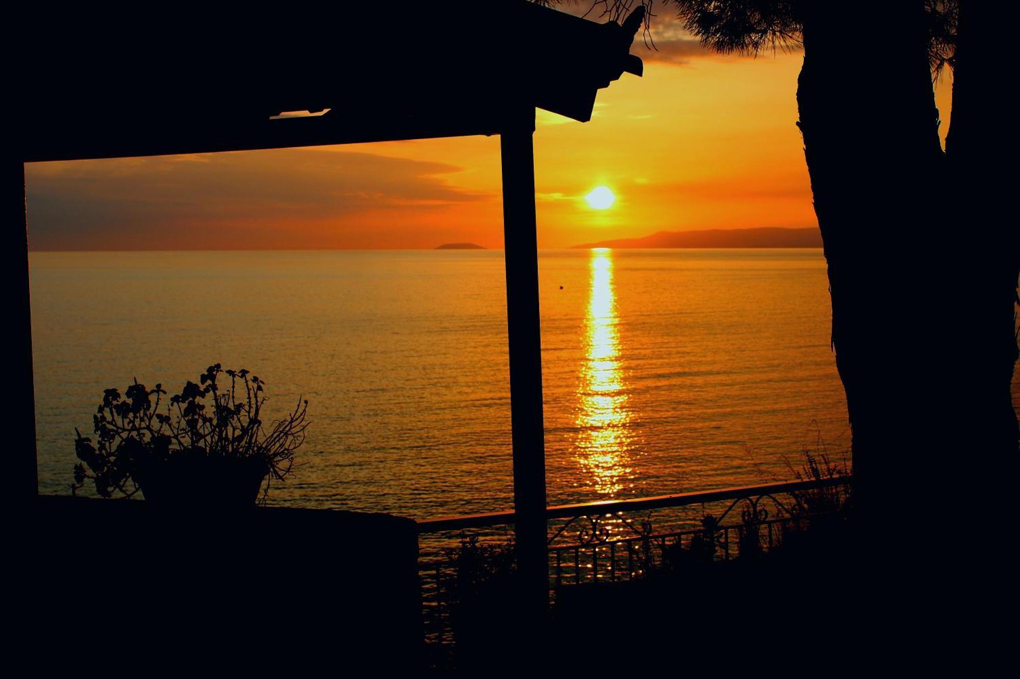 Sea And Sun Apartments 303 Ιδιωτικό Διαμέρισμα Kardamíli Kültér fotó
